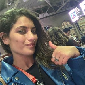 Meet your Posher, Layla